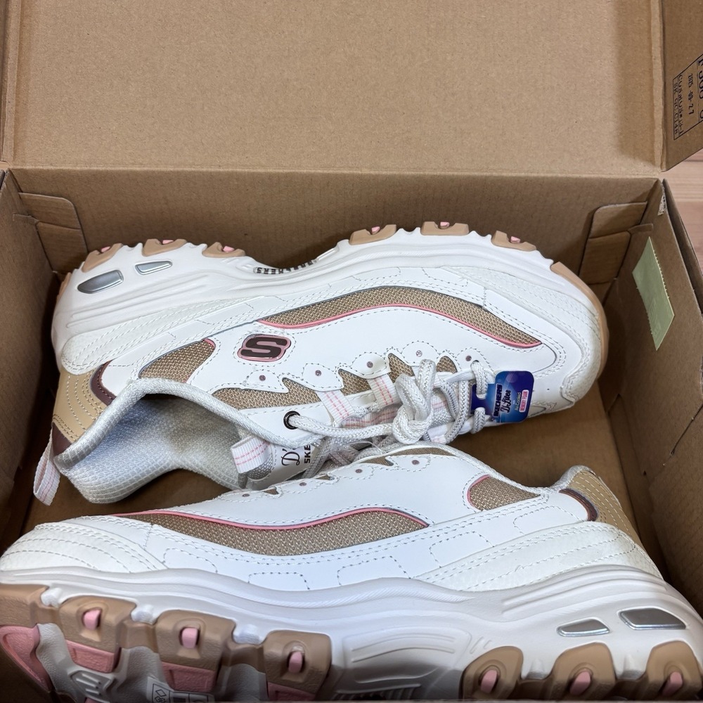 Skechers D'Lites Womens Size 9 Beige White Athletic Walking Shoes Sneakers - Picture 7 of 8